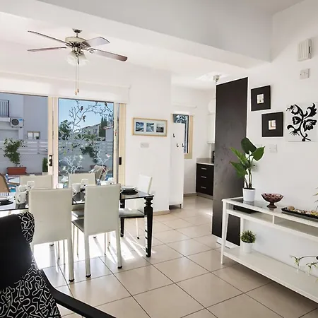 빌라 Imagine Your Family Renting A Luxury Holiday Close To Paralimni's Main Attractions, 1288