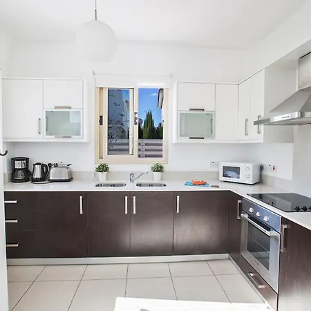Imagine Your Family Renting A Luxury Holiday Close To Paralimni's Main Attractions, 1288 Paralimni