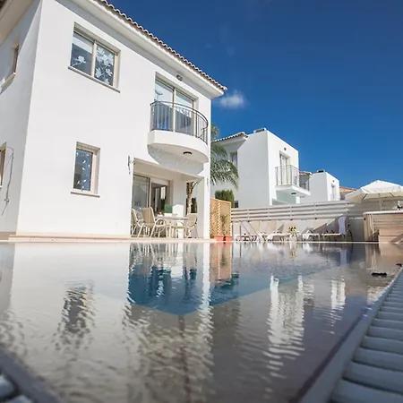 Imagine Your Family Renting A Luxury Holiday Close To Paralimni's Main Attractions, 1288 Paralimni