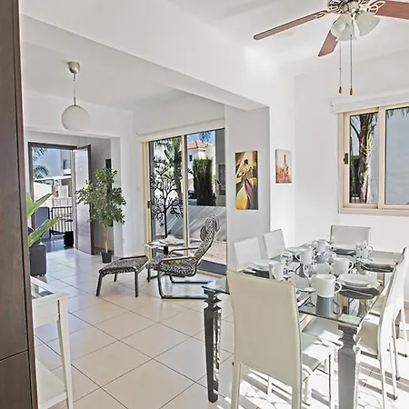 וילה Imagine Your Family Renting A Luxury Holiday Close To Paralimni's Main Attractions, 1288 *