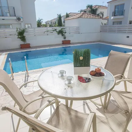 Imagine Your Family Renting A Luxury Holiday Close To Paralimni's Main Attractions, 1288 * פאראלימני