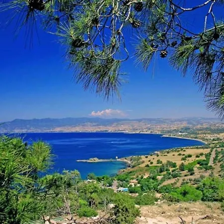 וילה Imagine Your Family Renting A Luxury Holiday Close To Paralimni's Main Attractions, 1288 פאראלימני
