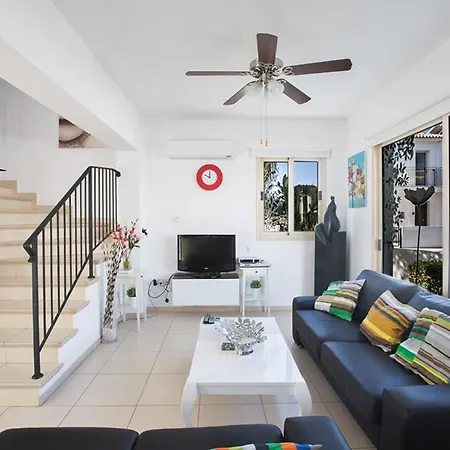 Imagine Your Family Renting A Luxury Holiday Close To Paralimni's Main Attractions, 1288 Villa Paralimni