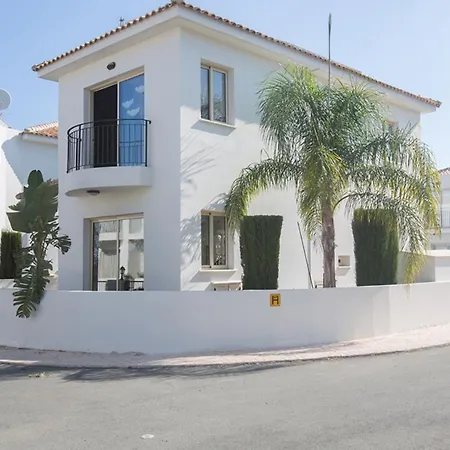 Imagine Your Family Renting A Luxury Holiday Close To Paralimni's Main Attractions, 1288 * Paralimni